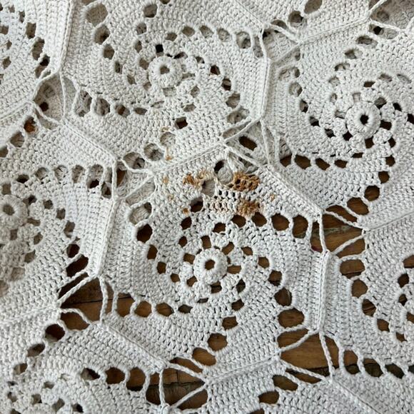 Antique Vintage Hand Crocheted Ivory Bedspread Tablecloth Coverlet 75”x86” - Picture 11 of 11